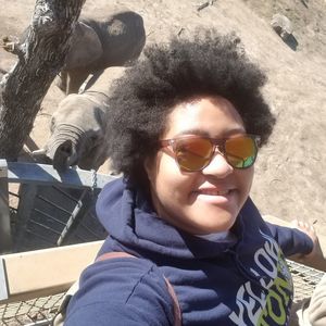 Meet your Posher, Simone